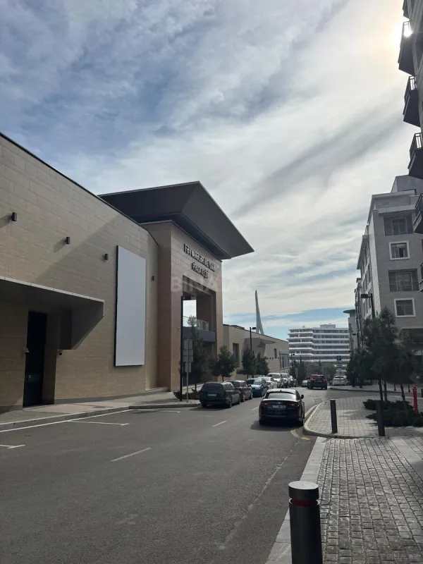 Kirayə verilir obyekt 370 m²