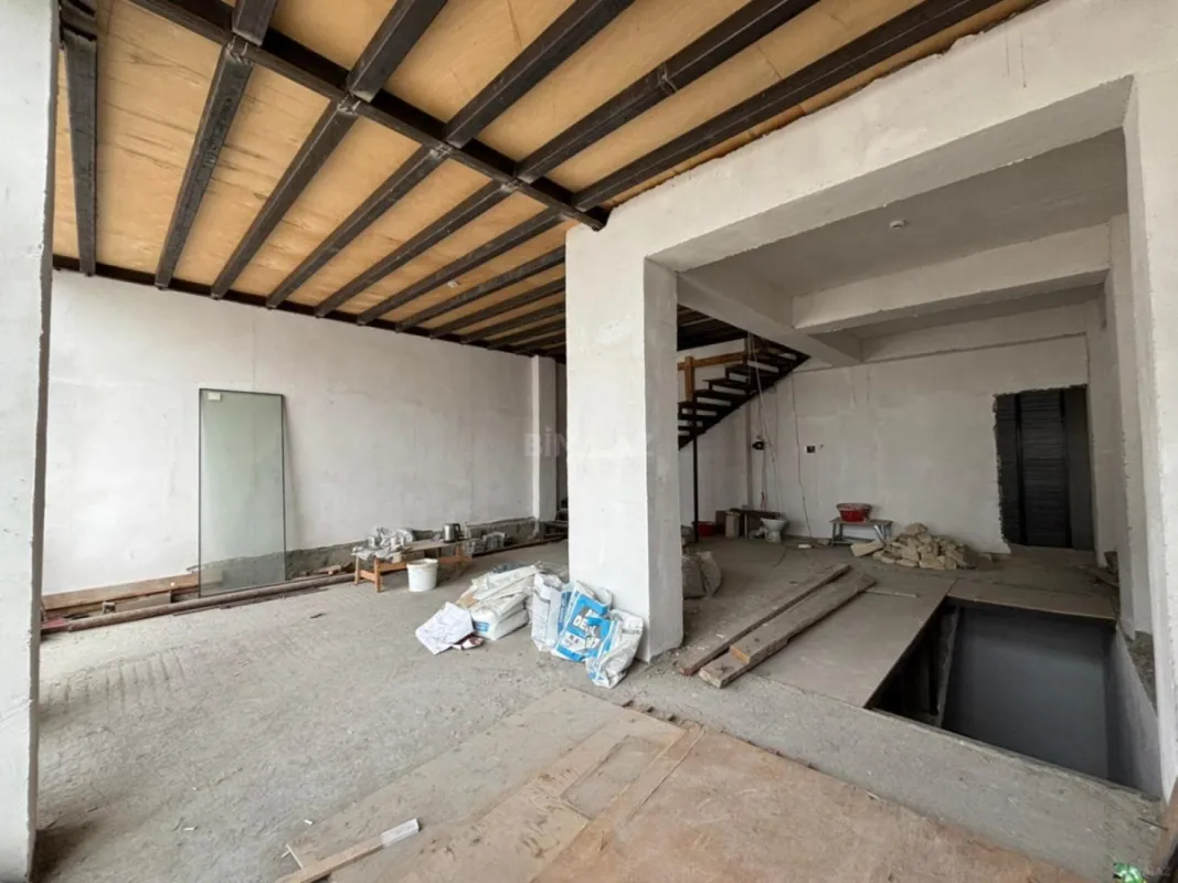 Kirayə verilir obyekt 370 m²