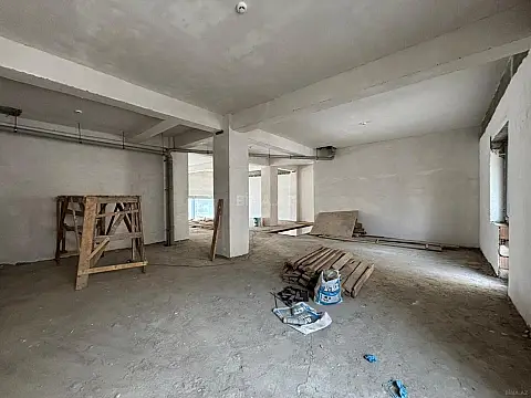 Kirayə verilir obyekt 370 m²