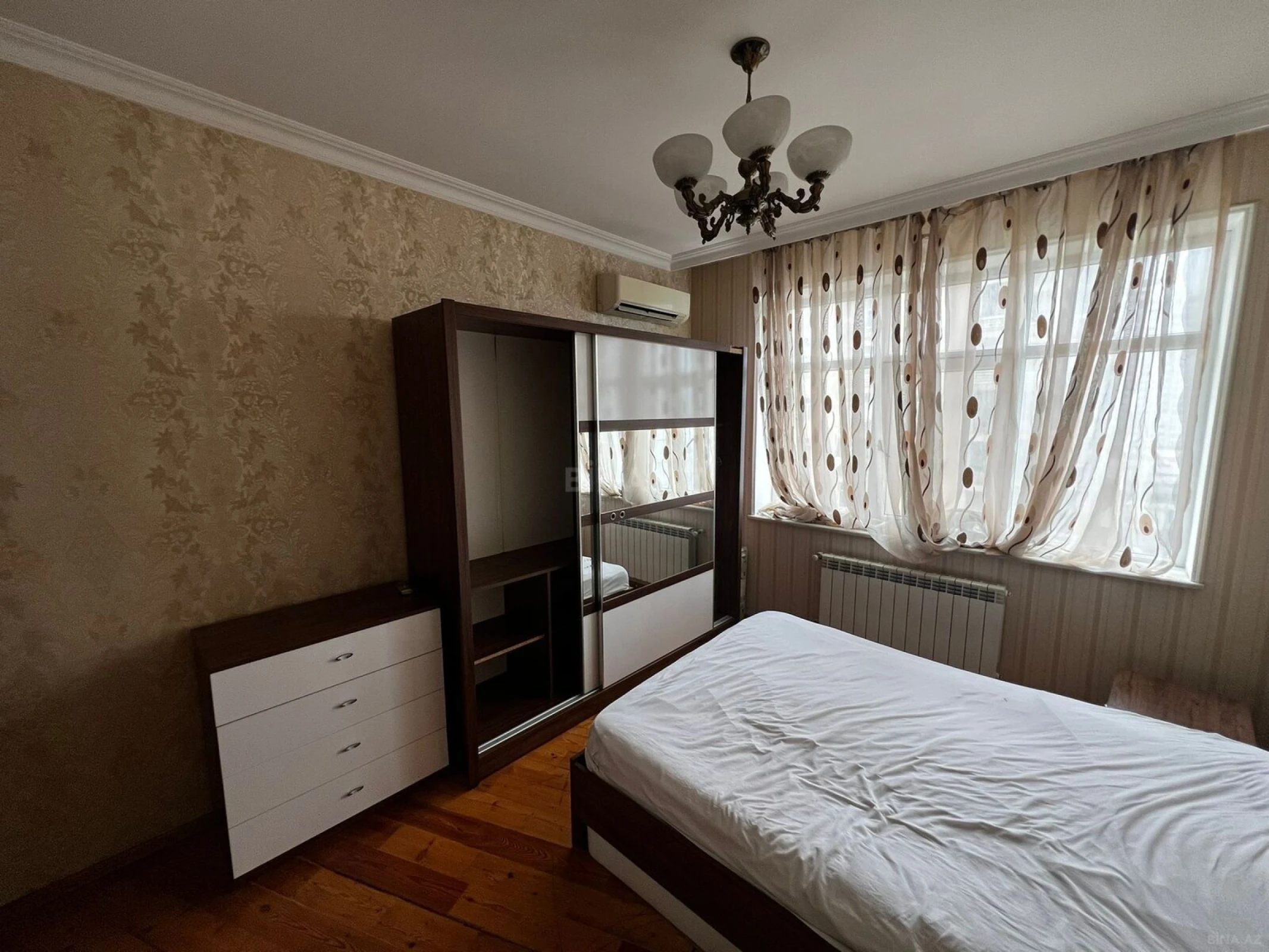 Kirayə verilir 2 otaqlı mənzil 95 m²