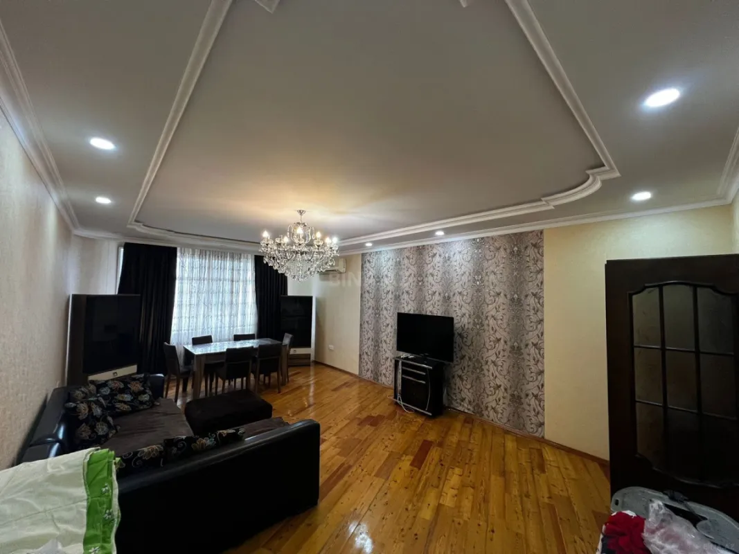 Kirayə verilir 2 otaqlı mənzil 95 m²
