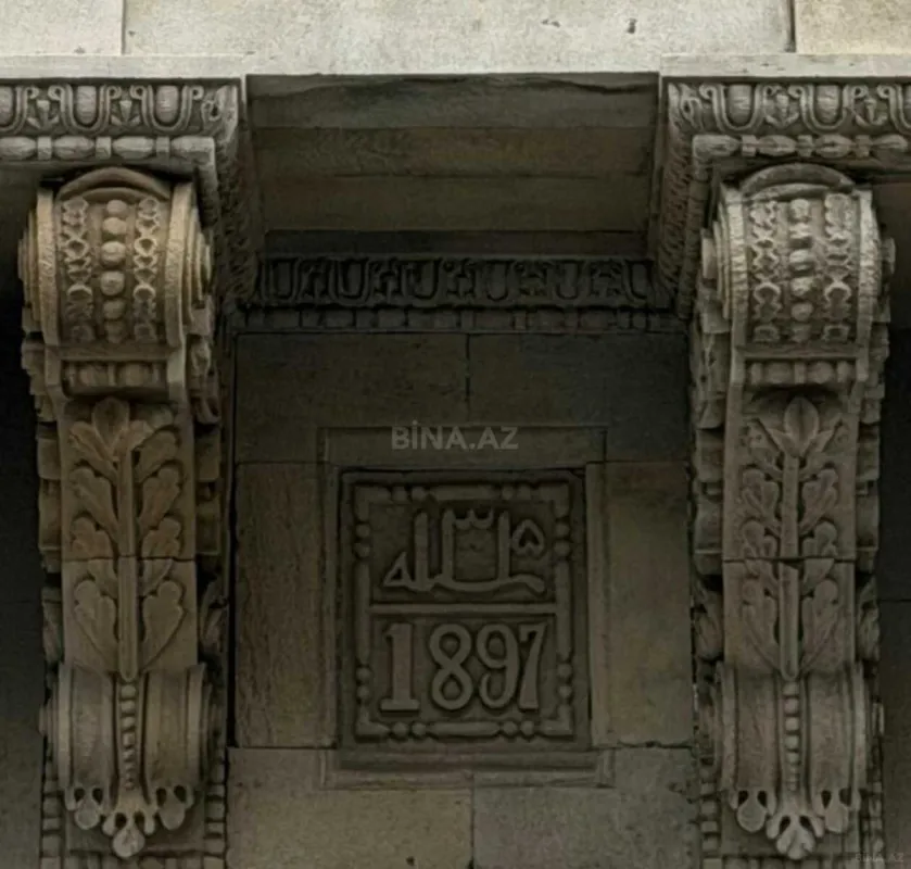 Satılır 7 otaqlı mənzil 450 m²