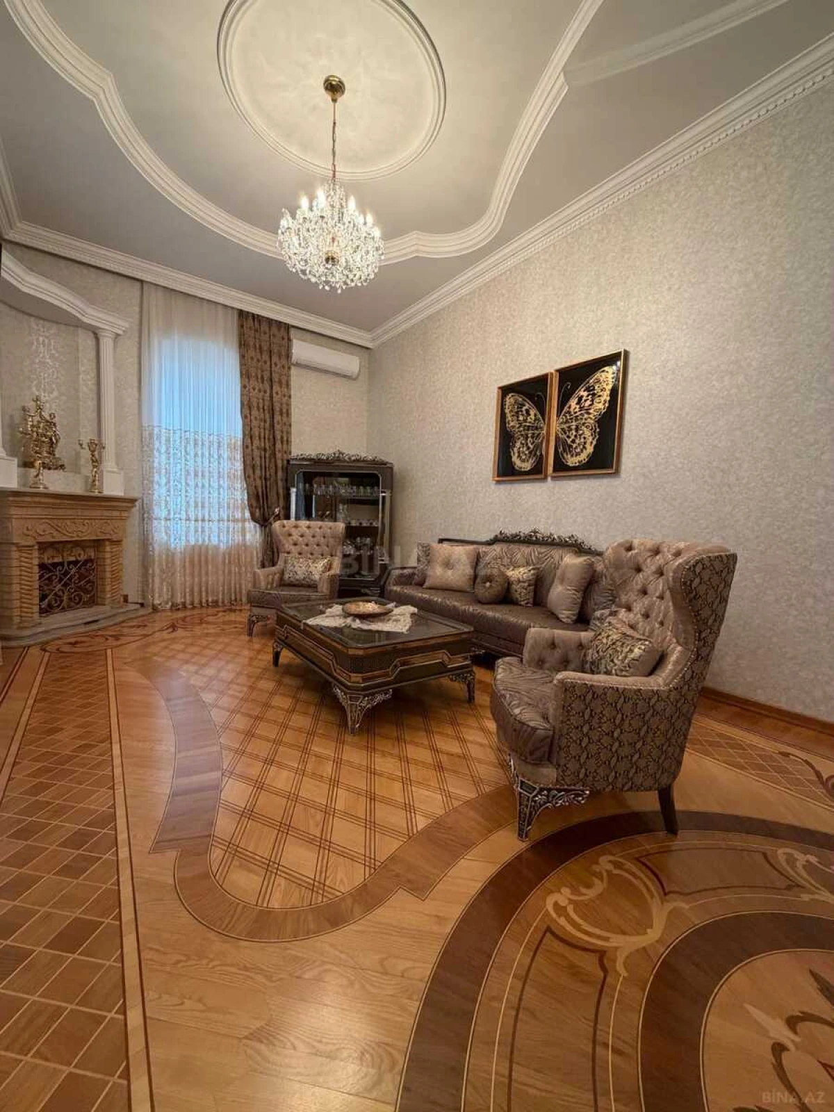 Satılır 7 otaqlı mənzil 450 m²