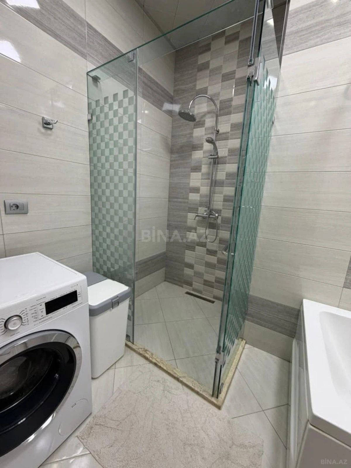 Satılır 7 otaqlı mənzil 450 m²