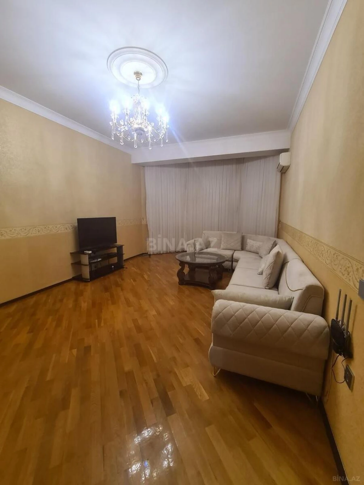Kirayə verilir 2 otaqlı mənzil 100 m²