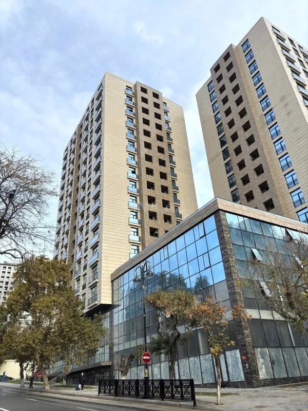 Satılır 2 otaqlı mənzil 71 m²