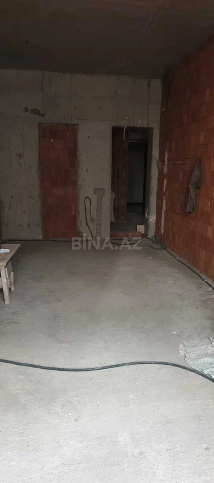 Satılır 2 otaqlı mənzil 71 m²