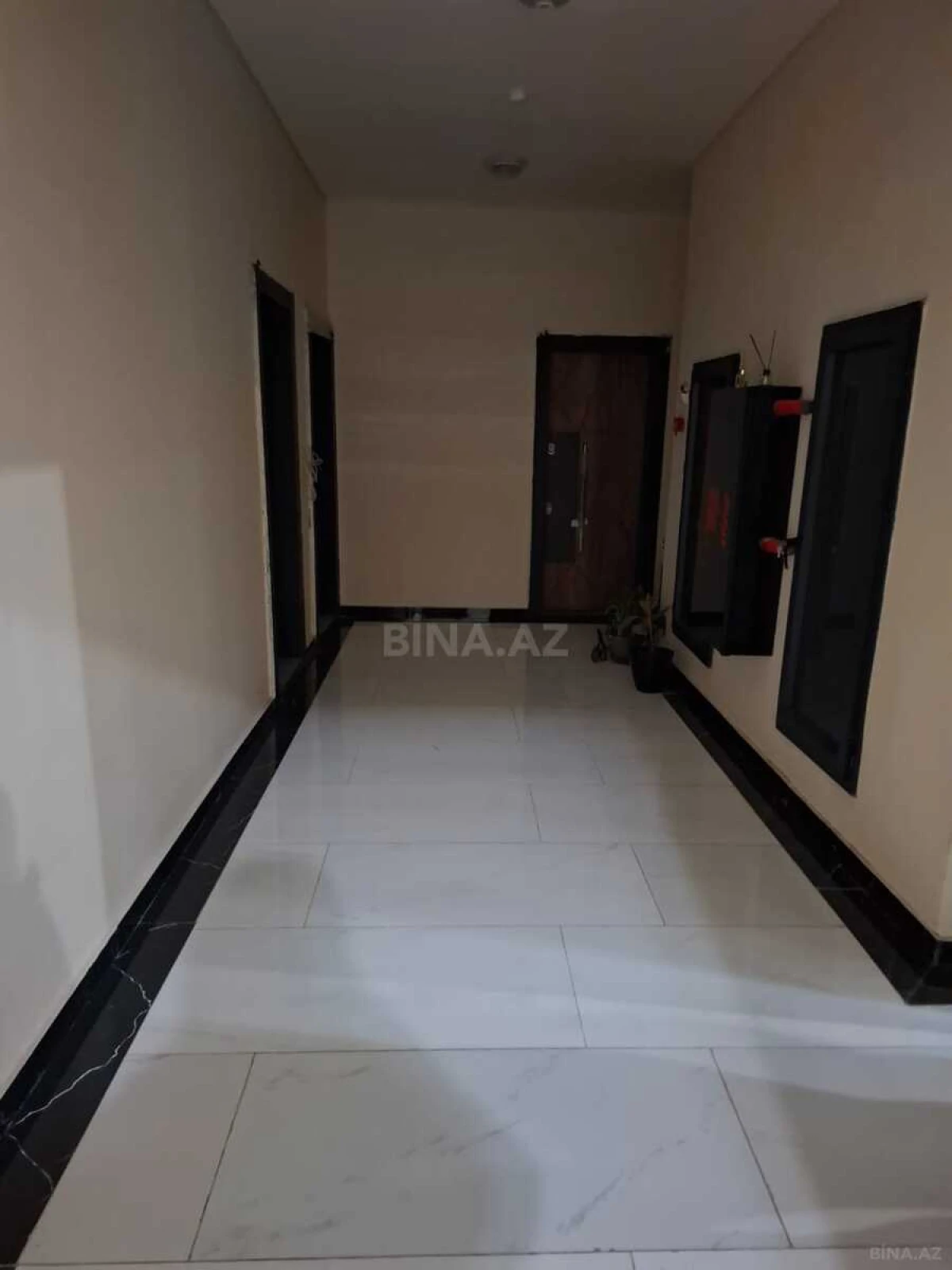 Satılır 2 otaqlı mənzil 71 m²