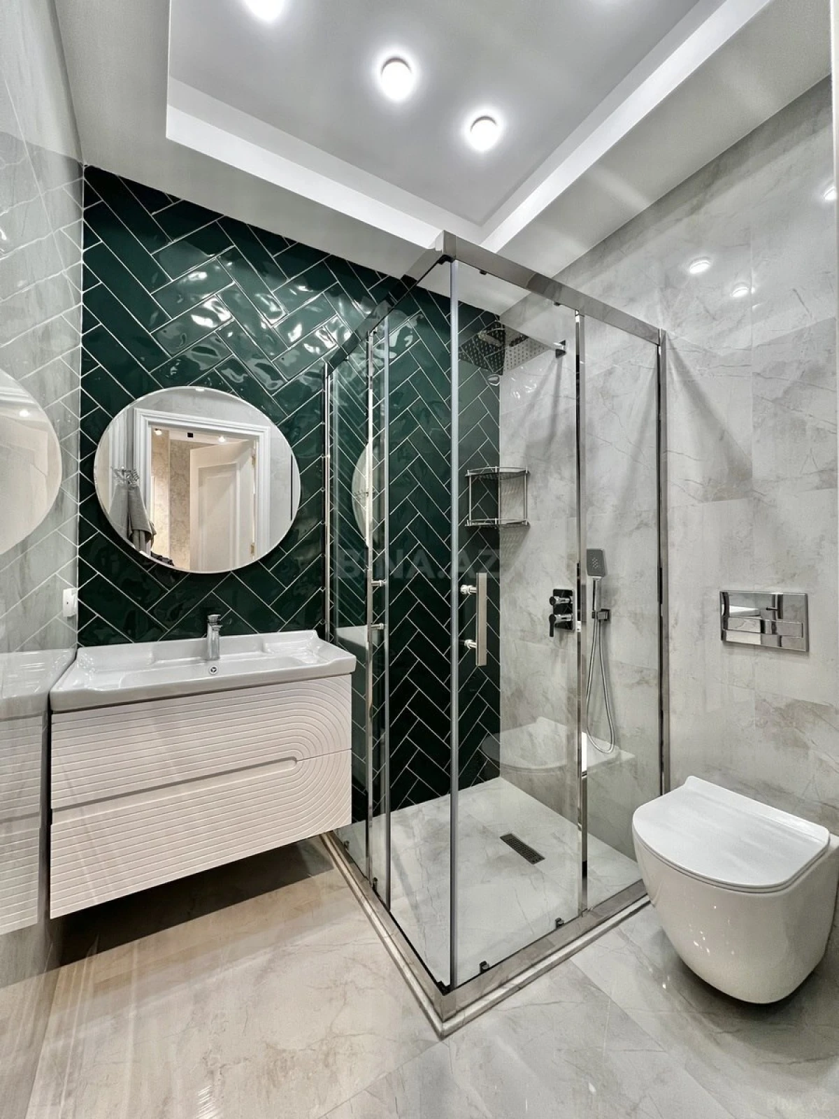 Satılır 3 otaqlı mənzil 125 m²