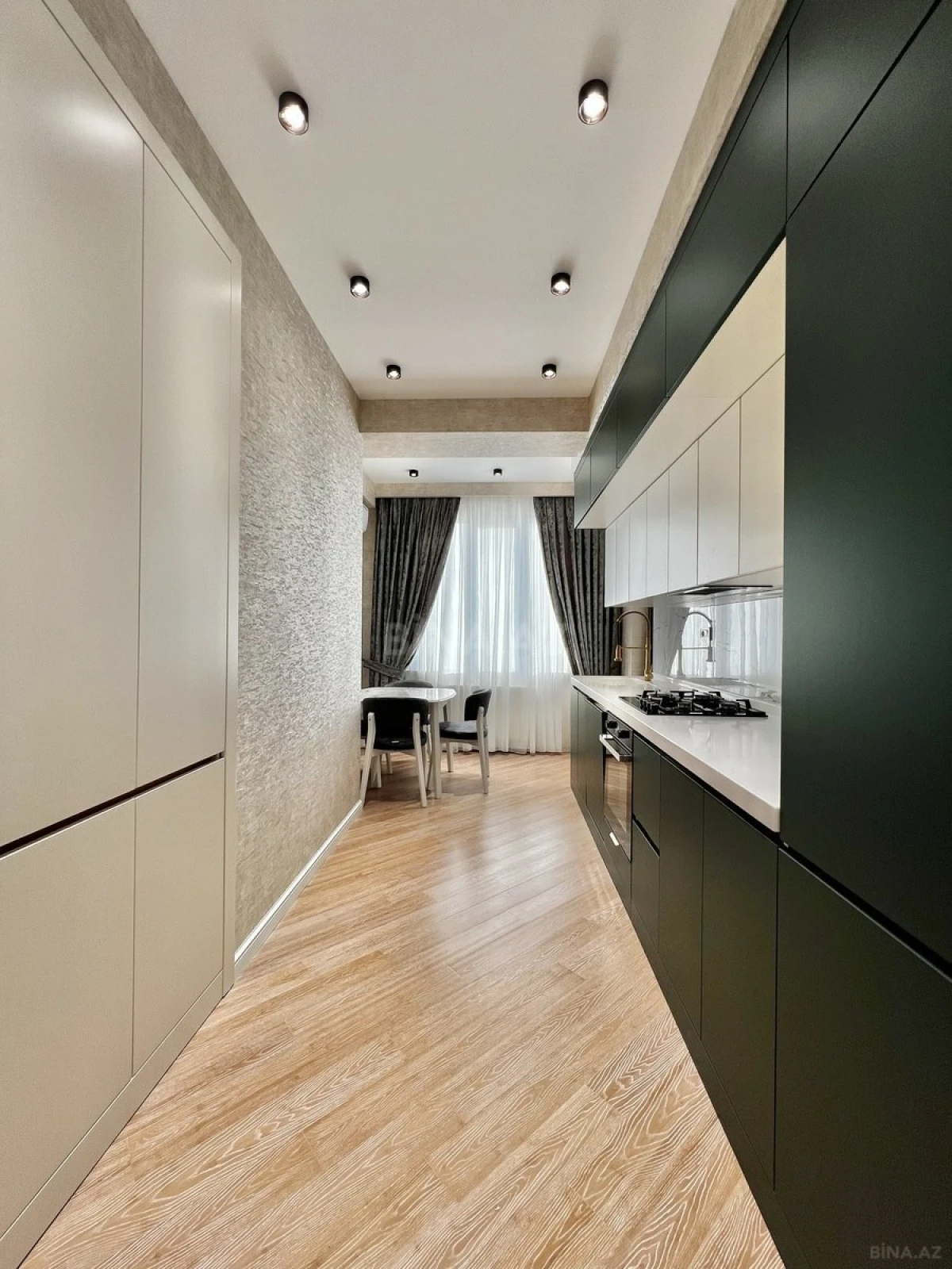 Satılır 3 otaqlı mənzil 125 m²