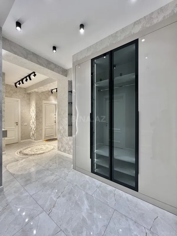 Satılır 3 otaqlı mənzil 125 m²