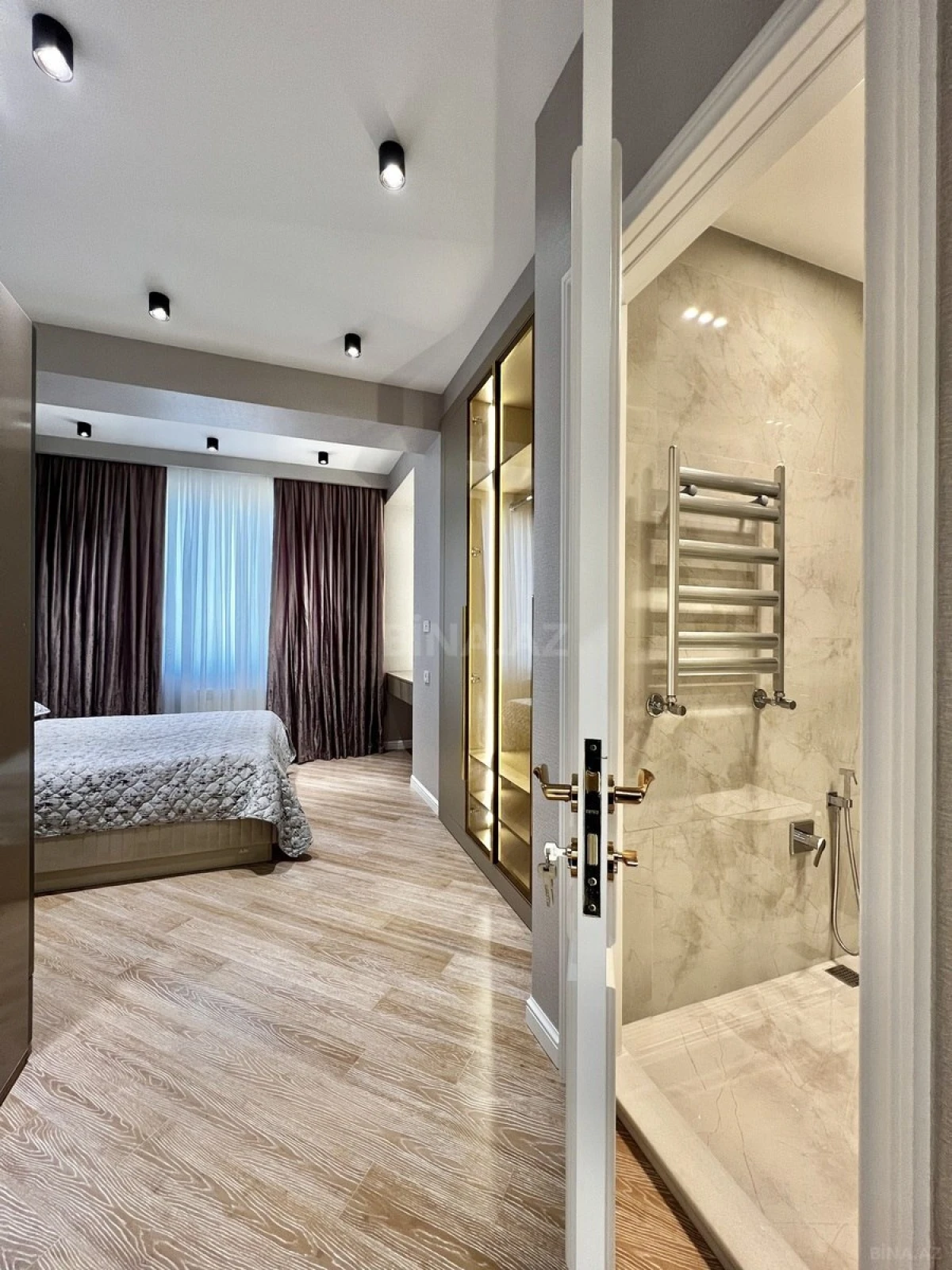 Satılır 3 otaqlı mənzil 125 m²