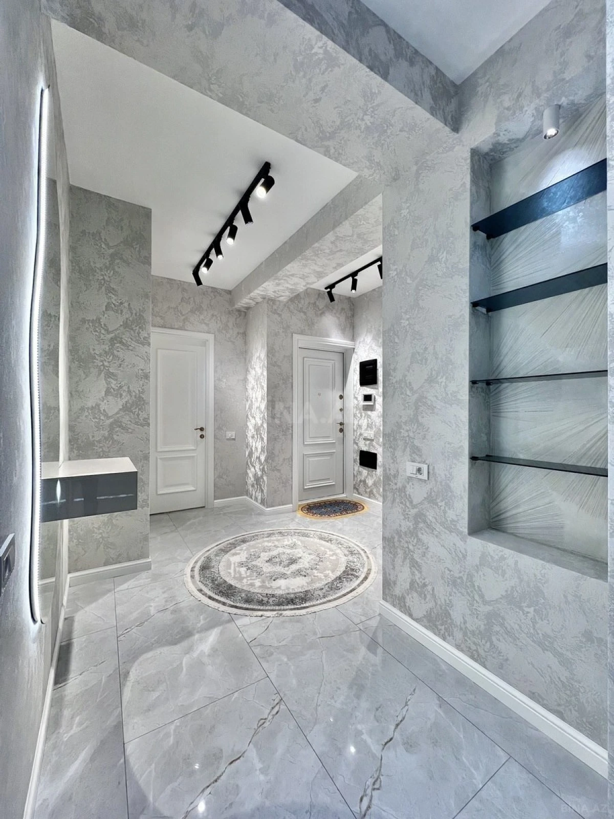 Satılır 3 otaqlı mənzil 125 m²