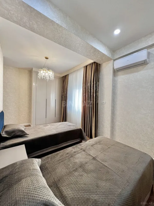 Satılır 3 otaqlı mənzil 125 m²