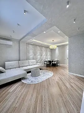 Satılır 3 otaqlı mənzil 125 m²