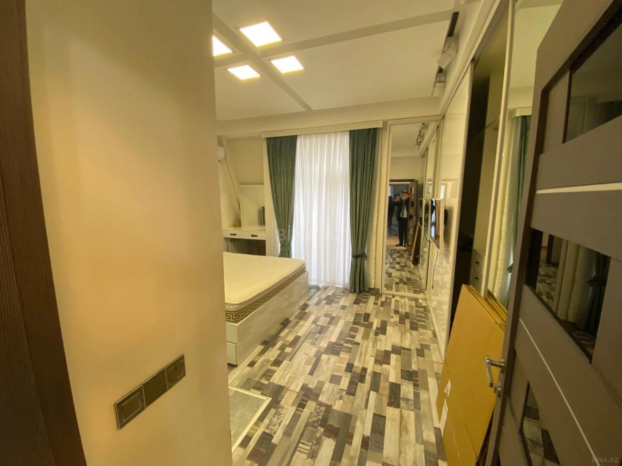 Kirayə verilir 3 otaqlı mənzil 124 m²