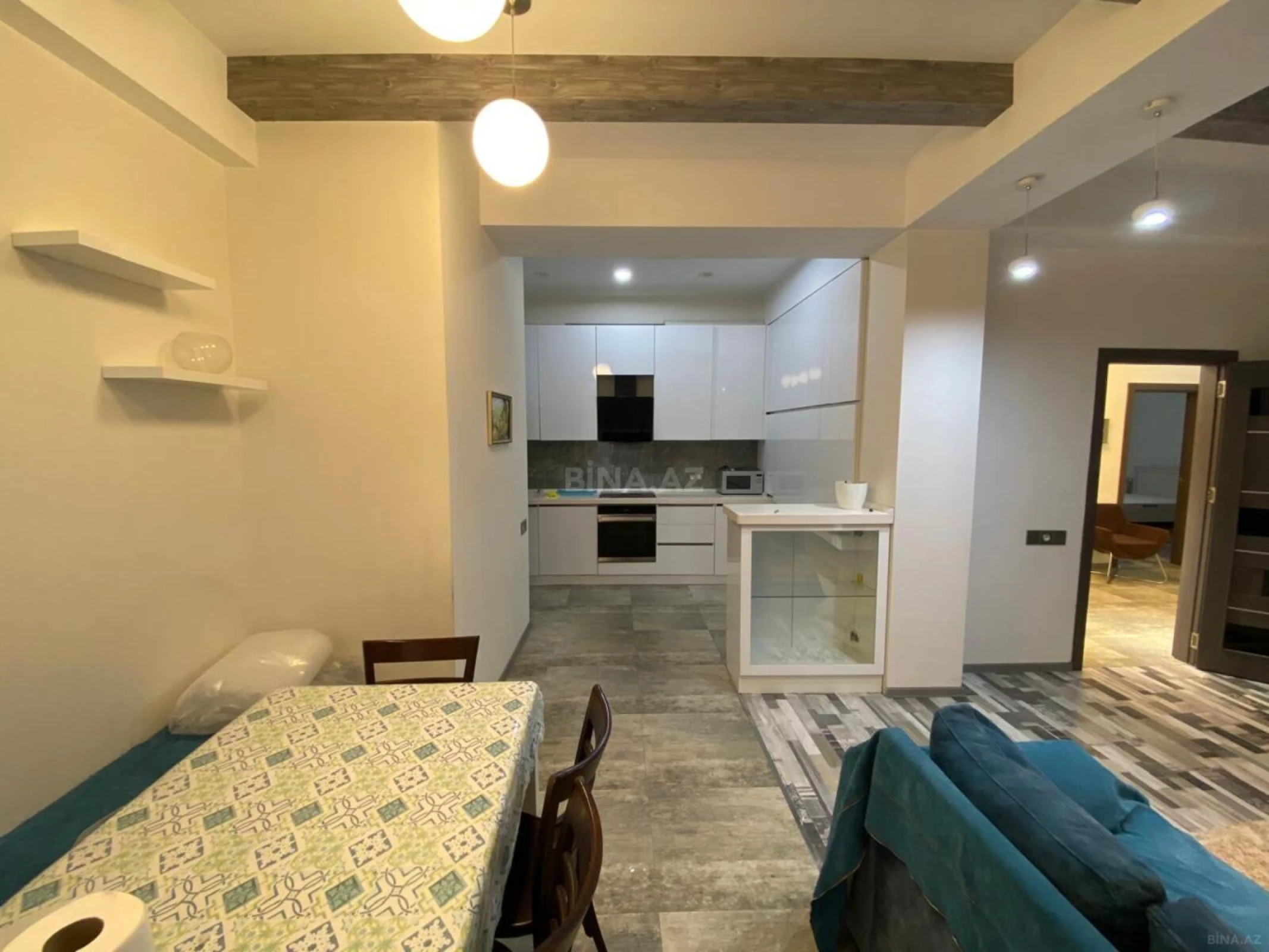 Kirayə verilir 3 otaqlı mənzil 124 m²