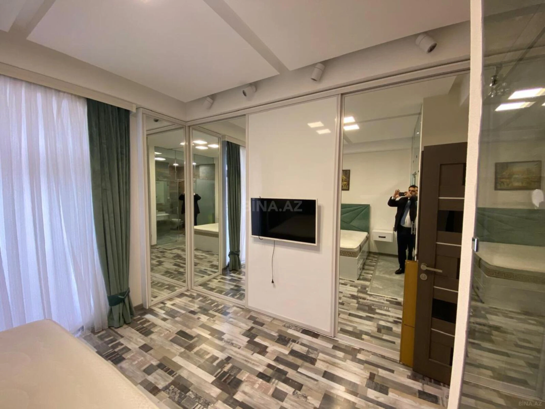 Kirayə verilir 3 otaqlı mənzil 124 m²