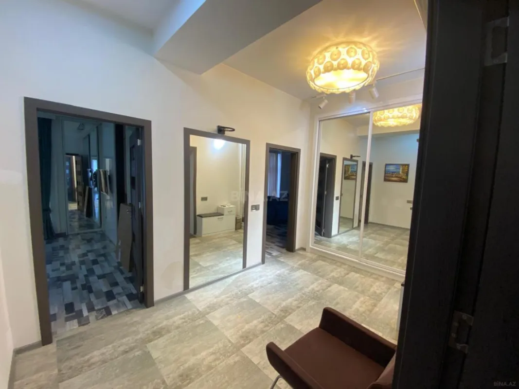 Kirayə verilir 3 otaqlı mənzil 124 m²