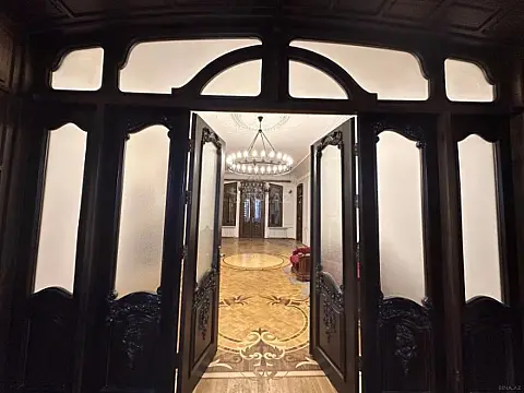 Kirayə verilir 5 otaqlı ofis 200 m²