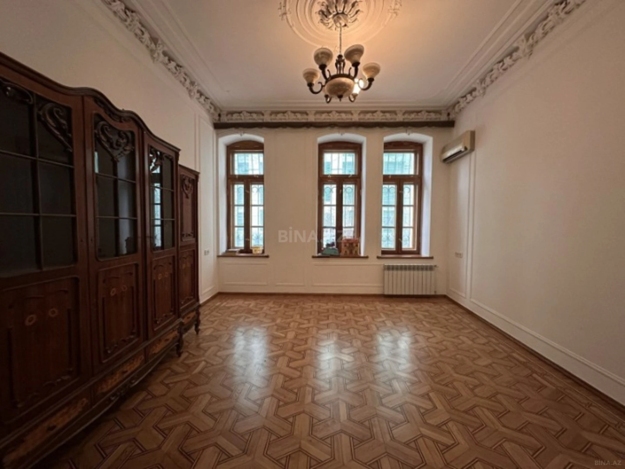 Kirayə verilir 5 otaqlı ofis 200 m²