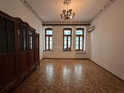 Kirayə verilir 5 otaqlı ofis 200 m²