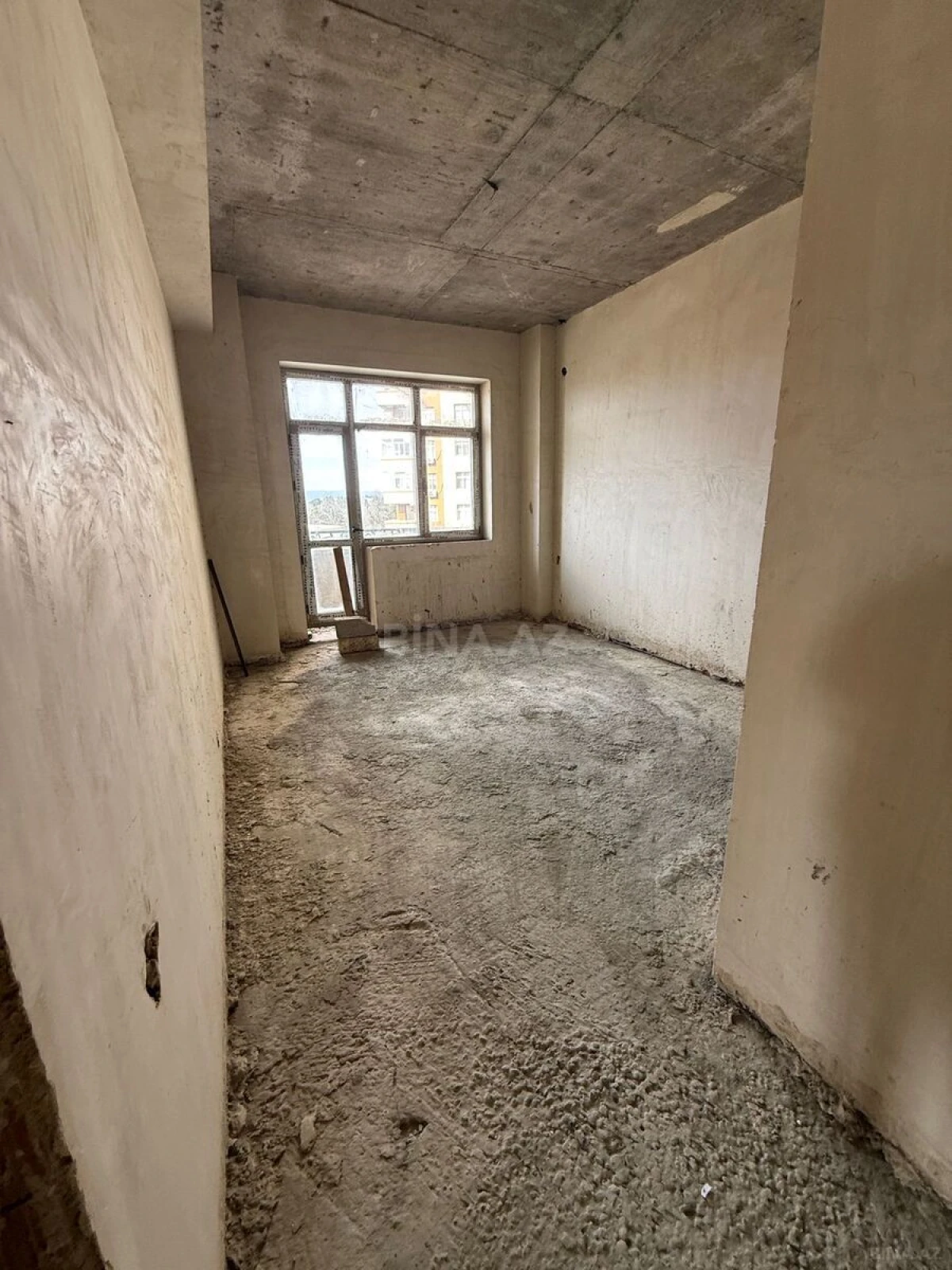 Satılır 3 otaqlı mənzil 141 m²