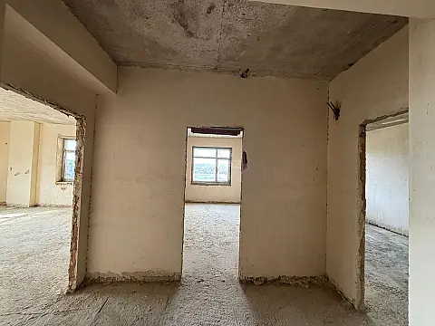 Satılır 3 otaqlı mənzil 141 m²