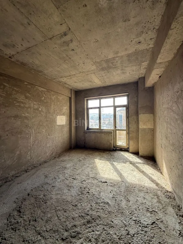 Satılır 3 otaqlı mənzil 141 m²