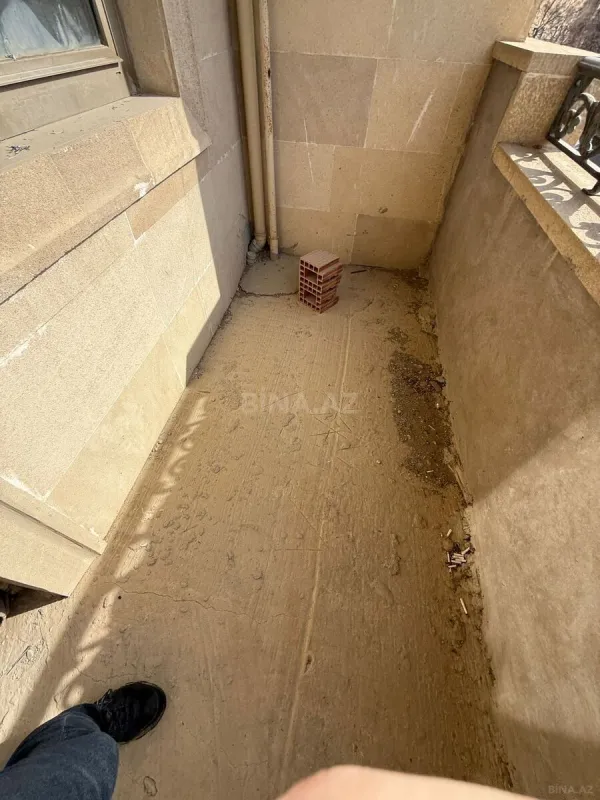 Satılır 3 otaqlı mənzil 141 m²