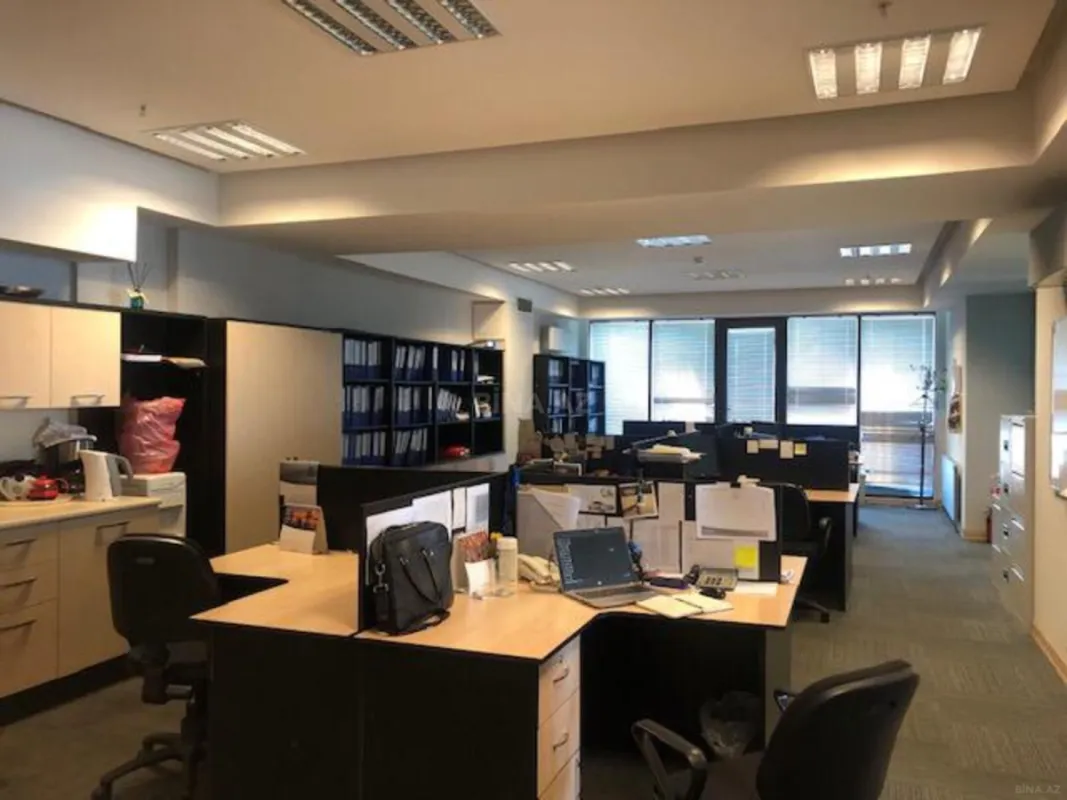 Kirayə verilir 5 otaqlı ofis 174.5 m²