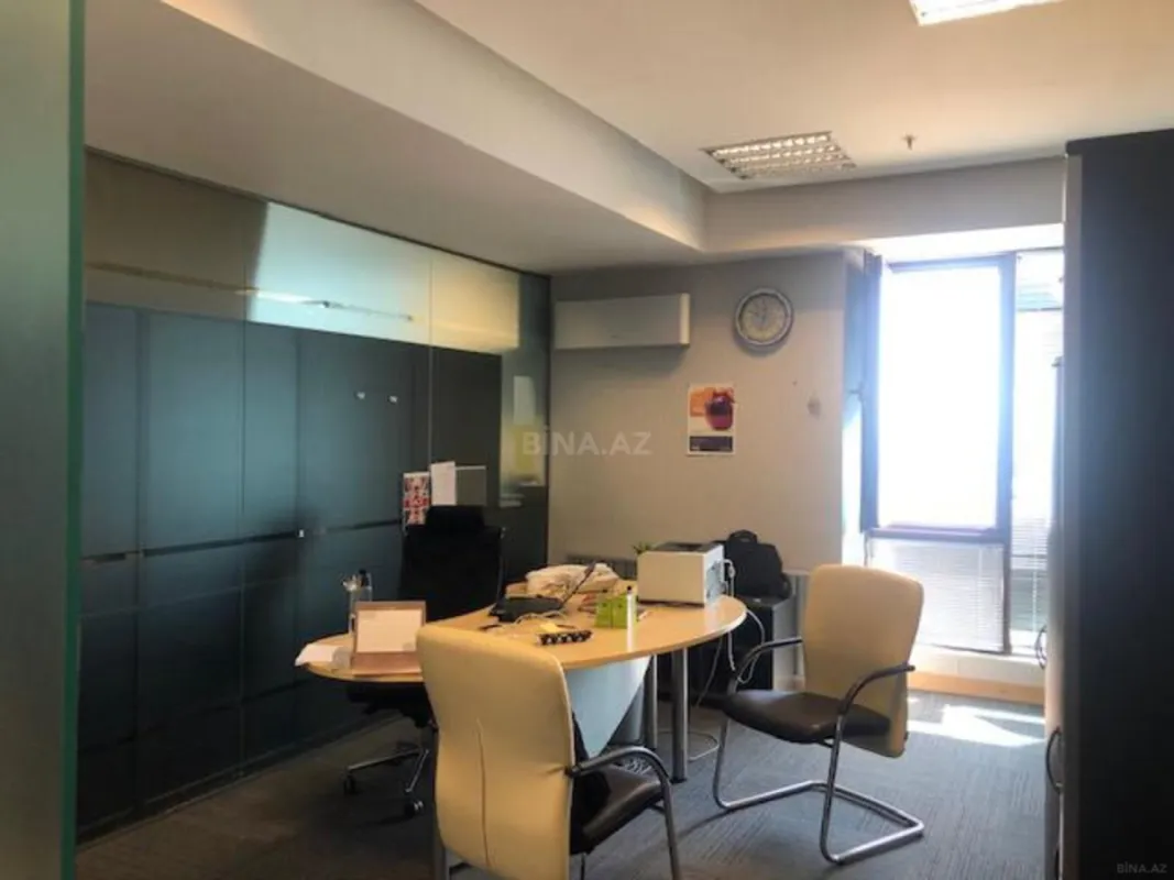 Kirayə verilir 5 otaqlı ofis 174.5 m²