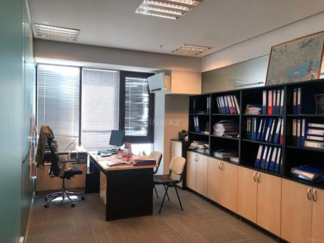 Kirayə verilir 5 otaqlı ofis 174.5 m²