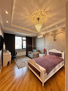 Satılır 4 otaqlı mənzil 185 m²