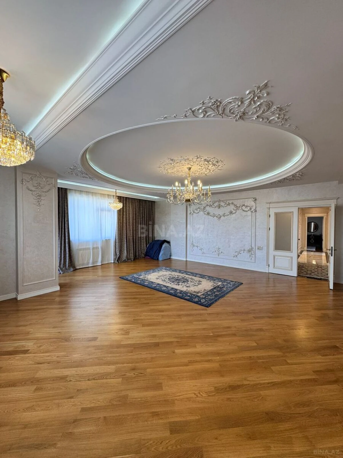 Satılır 4 otaqlı mənzil 185 m²