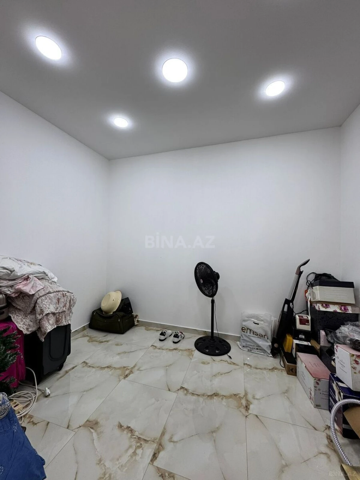 Satılır 4 otaqlı mənzil 185 m²