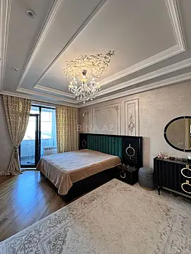 Satılır 4 otaqlı mənzil 185 m²