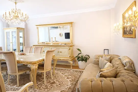 Satılır 2 otaqlı mənzil 80 m²