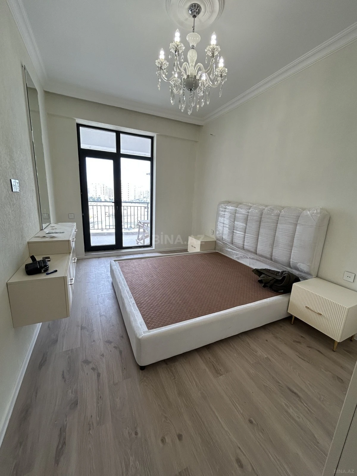 Satılır 2 otaqlı mənzil 66 m²