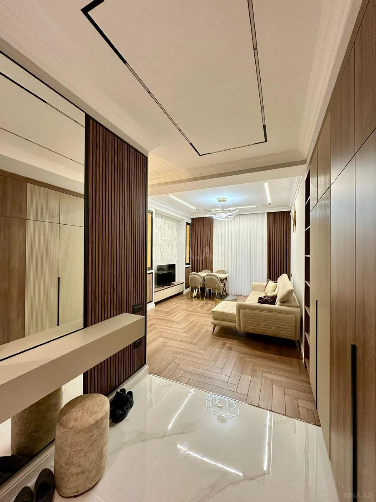 Kirayə verilir 2 otaqlı mənzil 70 m²