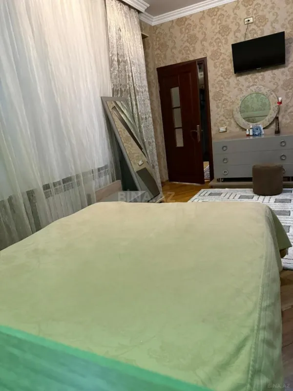 Satılır 3 otaqlı mənzil 110 m²