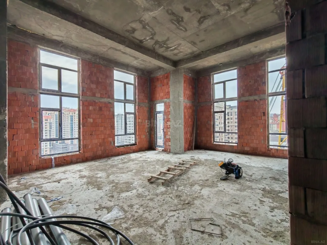 Satılır 2 otaqlı mənzil 80 m²