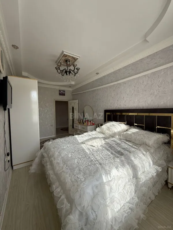 Satılır 3 otaqlı mənzil 140 m²