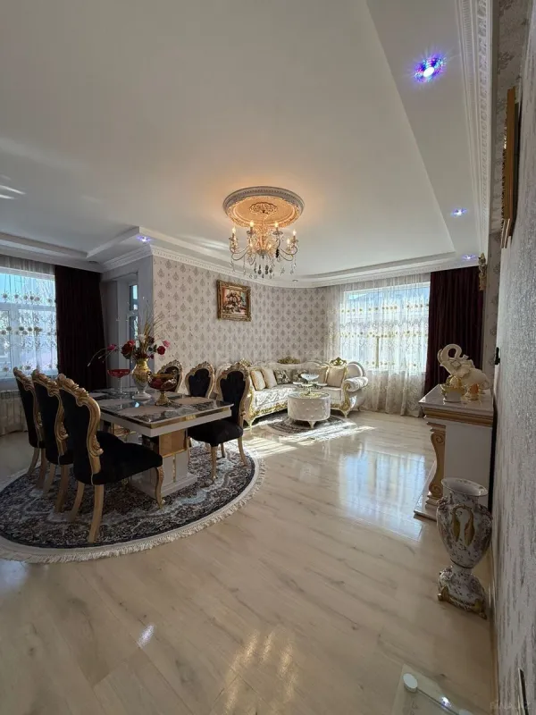 Satılır 3 otaqlı mənzil 140 m²