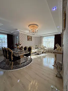 Satılır 3 otaqlı mənzil 140 m²