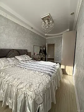 Satılır 3 otaqlı mənzil 140 m²