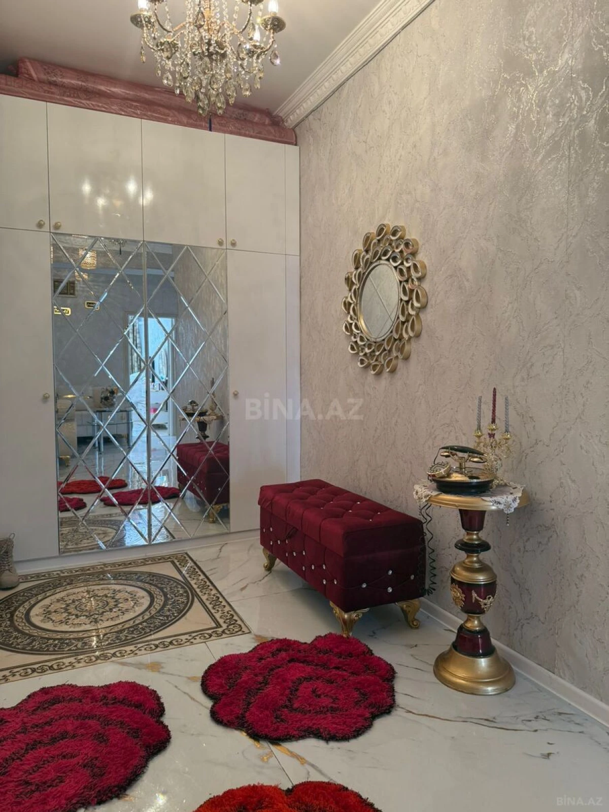 Satılır 3 otaqlı mənzil 140 m²