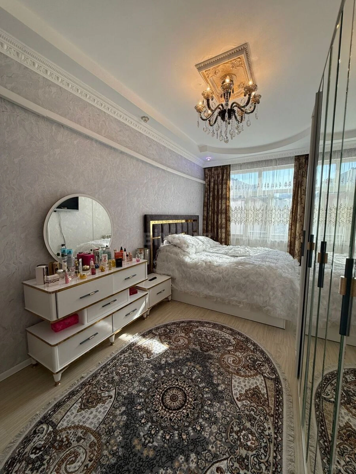 Satılır 3 otaqlı mənzil 140 m²