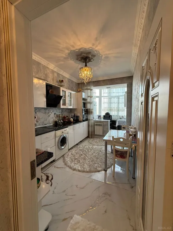 Satılır 3 otaqlı mənzil 140 m²