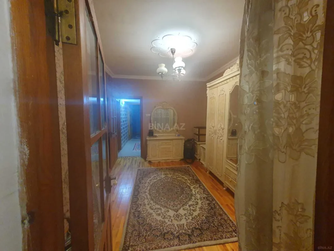 Satılır 4 otaqlı mənzil 100 m²
